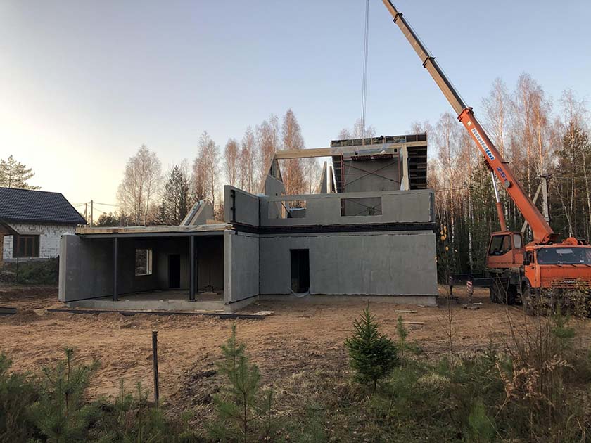 stroitelstvo doma letom scaled